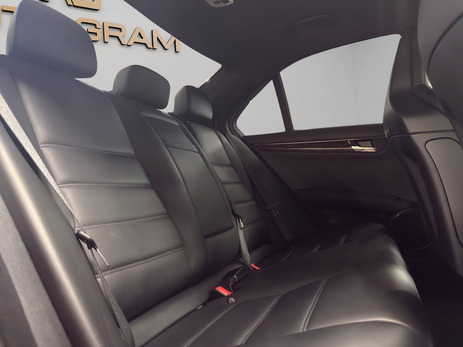 Mercedes-Benz C 63 AMG Avantgarde 7G-Tronic – Bild 25